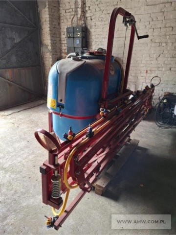 Opryskiwacz polowy zawieszany P-329/2 